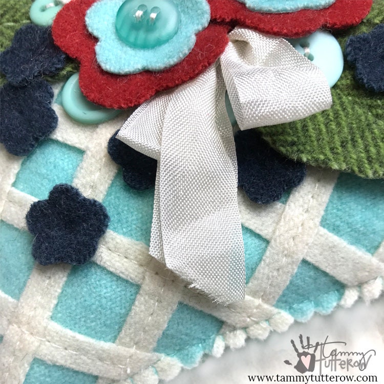 Garden Lattice Wool Applique Mini Pillow *Download*